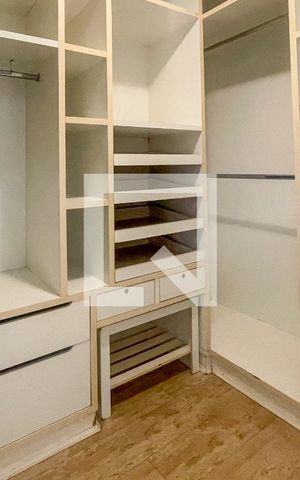 Apartamento à venda com 160m², 3 quartos e 1 vaga Apartamento à venda com 160m², 3 quartos e 1 vagaCloset