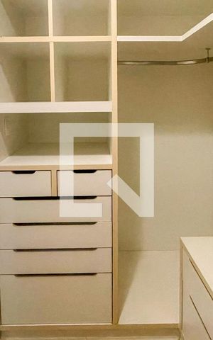 Apartamento à venda com 160m², 3 quartos e 1 vaga Apartamento à venda com 160m², 3 quartos e 1 vagaCloset