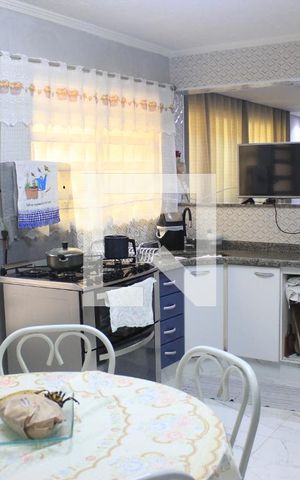 Casa para alugar com 120m², 2 quartos e 2 vagasCozinha