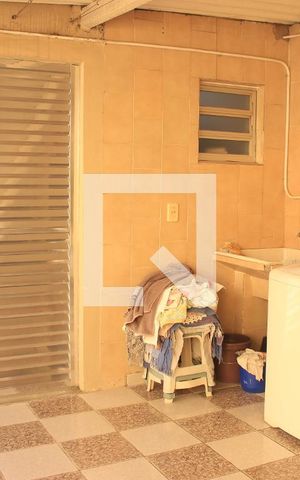 Casa para alugar com 120m², 2 quartos e 2 vagasLavanderia