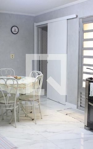 Casa para alugar com 120m², 2 quartos e 2 vagasCozinha