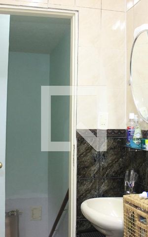 Casa para alugar com 120m², 2 quartos e 2 vagasBanheiro