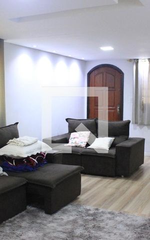 Casa para alugar com 120m², 2 quartos e 2 vagasSala