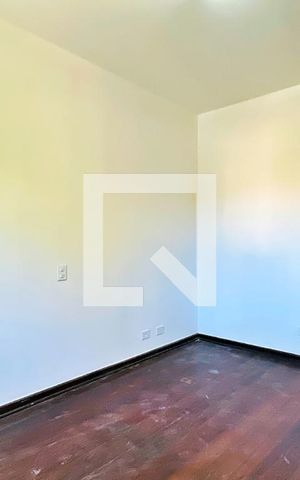 Casa à venda com 195m², 3 quartos e 3 vagasSuíte