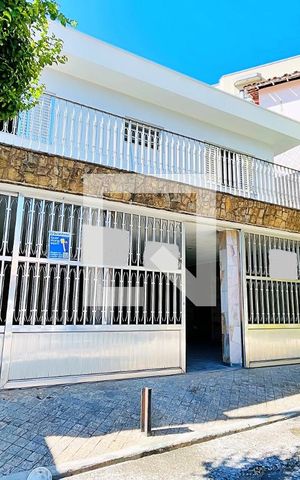 Casa à venda com 195m², 3 quartos e 3 vagasFachada