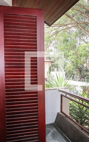 Casa de condomínio para alugar com 300m², 4 quartos e 5 vagasVaranda da Suíte
