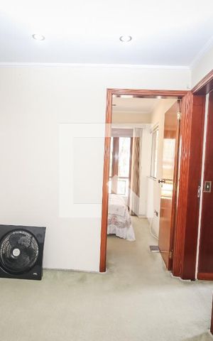 Casa de condomínio para alugar com 300m², 4 quartos e 5 vagasEscritório