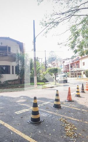 Casa de condomínio para alugar com 300m², 4 quartos e 5 vagasGaragem