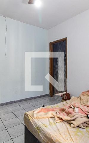 Casa à venda com 150m², 4 quartos e 3 vagas Casa à venda com 150m², 4 quartos e 3 vagasQuarto 1 da Casa 1
