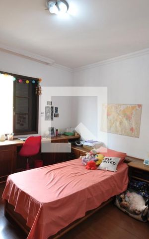 Casa à venda com 458m², 3 quartos e 2 vagasQuarto 2