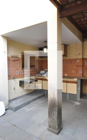 Casa à venda com 458m², 3 quartos e 2 vagasChurrasqueira