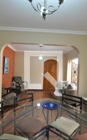Casa à venda com 458m², 3 quartos e 2 vagasSala