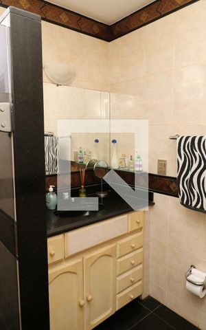 Apartamento à venda com 142m², 3 quartos e 2 vagasBanheiro da Suíte