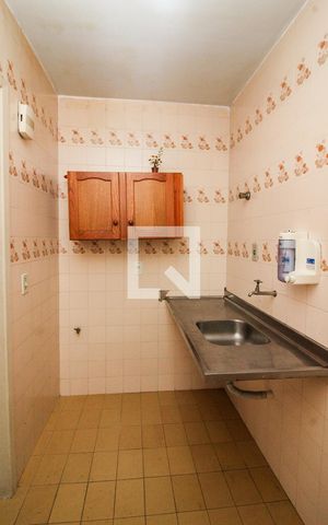Apartamento à venda com 33m², 1 quarto e sem vaga Apartamento à venda com 33m², 1 quarto e sem vagaCozinha e Área de Serviço