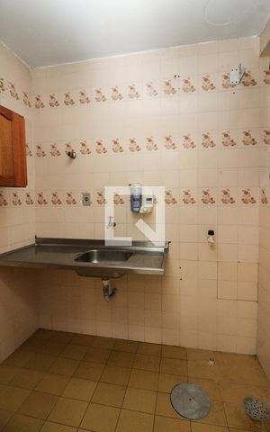 Apartamento à venda com 33m², 1 quarto e sem vaga Apartamento à venda com 33m², 1 quarto e sem vagaCozinha e Área de Serviço