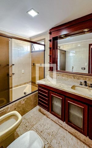Apartamento para alugar com 356m², 3 quartos e 3 vagasBanheiro da Suíte 3