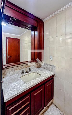 Apartamento para alugar com 356m², 3 quartos e 3 vagasBanheiro da Suíte 1