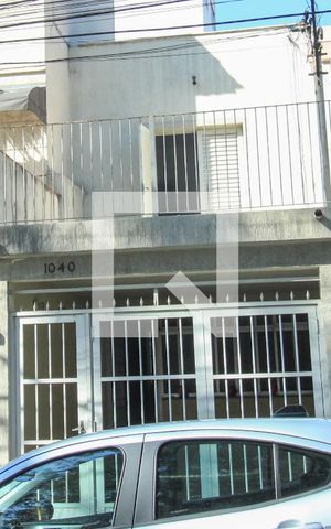 Casa à venda com 130m², 3 quartos e 1 vaga Casa à venda com 130m², 3 quartos e 1 vagaFachada