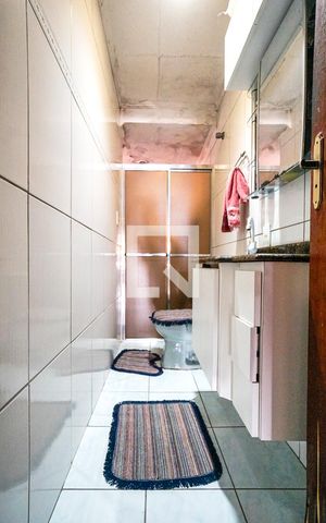 Casa à venda com 231m², 4 quartos e 4 vagas Casa à venda com 231m², 4 quartos e 4 vagasBanheiro