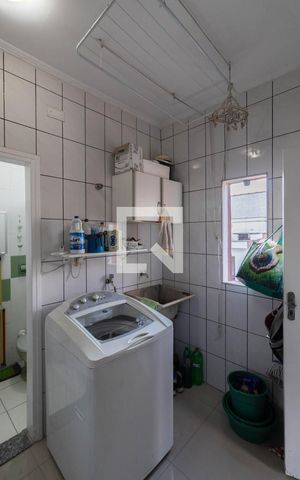 Casa à venda com 400m², 2 quartos e 6 vagas Casa à venda com 400m², 2 quartos e 6 vagasÁrea de Serviço