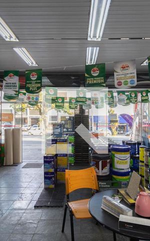 Casa à venda com 400m², 2 quartos e 6 vagas Casa à venda com 400m², 2 quartos e 6 vagasSalão