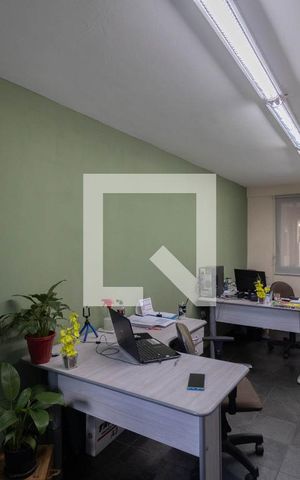 Casa à venda com 400m², 2 quartos e 6 vagas Casa à venda com 400m², 2 quartos e 6 vagasSala Comercial