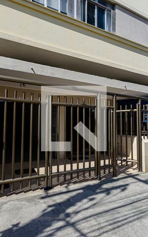 Apartamento à venda com 170m², 3 quartos e 1 vaga Apartamento à venda com 170m², 3 quartos e 1 vagaEntrada