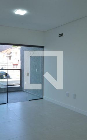 Casa para alugar com 270m², 3 quartos e 4 vagasSala