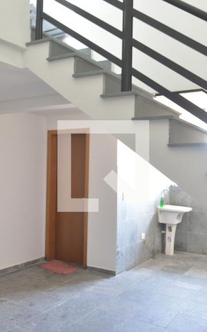 Casa para alugar com 270m², 3 quartos e 4 vagasEscada