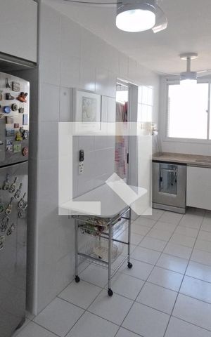 Apartamento para alugar com 189m², 3 quartos e 2 vagasCozinha