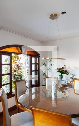 Casa à venda com 360m², 4 quartos e 1 vaga Casa à venda com 360m², 4 quartos e 1 vagaSala 2