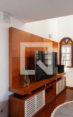 Casa à venda com 360m², 4 quartos e 1 vaga Casa à venda com 360m², 4 quartos e 1 vagaSala 1