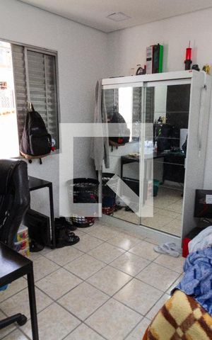 Casa à venda com 100m², 4 quartos e 2 vagas Casa à venda com 100m², 4 quartos e 2 vagasQuarto 2