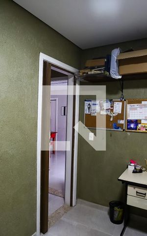 Casa à venda com 190m², 3 quartos e 3 vagas Casa à venda com 190m², 3 quartos e 3 vagasEscritório