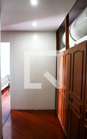 Casa à venda com 190m², 3 quartos e 3 vagas Casa à venda com 190m², 3 quartos e 3 vagassuíte