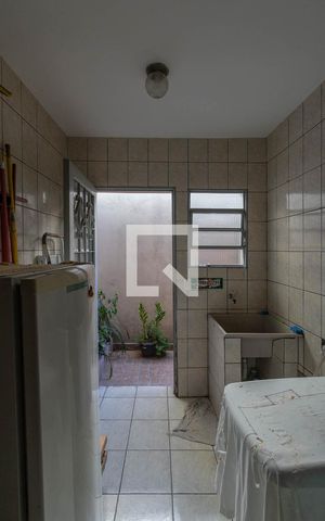 Casa à venda com 161m², 3 quartos e 6 vagas Casa à venda com 161m², 3 quartos e 6 vagasÁrea de Serviço