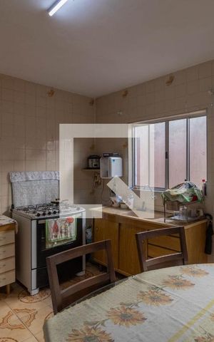 Casa à venda com 161m², 3 quartos e 6 vagas Casa à venda com 161m², 3 quartos e 6 vagasCozinha