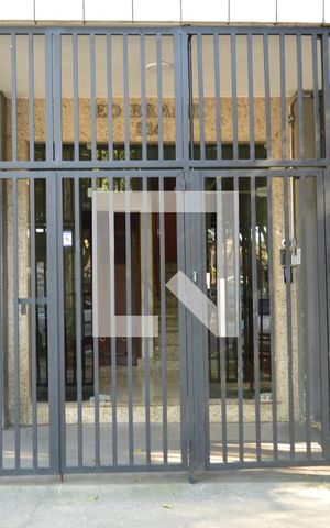 Apartamento para alugar com 87m², 2 quartos e sem vagaFachada + Plaquinha