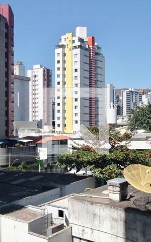 Apartamento à venda com 256m², 4 quartos e 2 vagas Apartamento à venda com 256m², 4 quartos e 2 vagasVista
