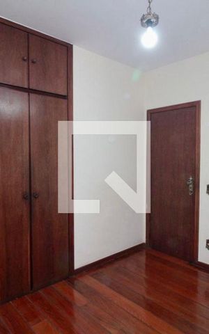 Apartamento à venda com 256m², 4 quartos e 2 vagas Apartamento à venda com 256m², 4 quartos e 2 vagasquarto