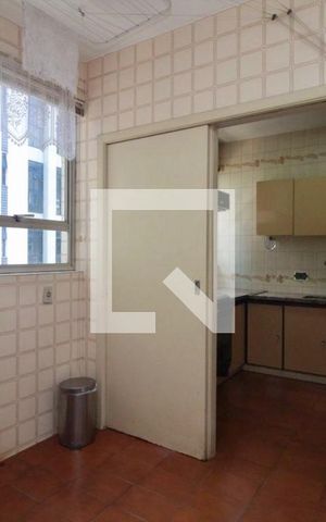 Apartamento à venda com 256m², 4 quartos e 2 vagas Apartamento à venda com 256m², 4 quartos e 2 vagasÁrea de Serviço