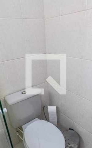 Casa de condomínio à venda com 157m², 3 quartos e 2 vagasBanheiro Social