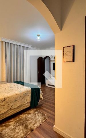 Casa à venda com 230m², 4 quartos e 3 vagas Casa à venda com 230m², 4 quartos e 3 vagasSuite