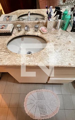 Casa à venda com 230m², 4 quartos e 3 vagas Casa à venda com 230m², 4 quartos e 3 vagasBanheiro da Suíte