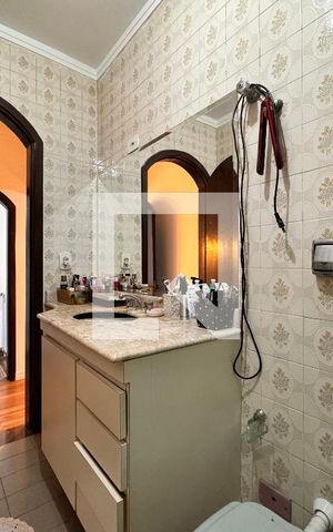 Casa à venda com 230m², 4 quartos e 3 vagas Casa à venda com 230m², 4 quartos e 3 vagasBanheiro da Suíte