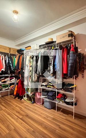 Casa à venda com 230m², 4 quartos e 3 vagas Casa à venda com 230m², 4 quartos e 3 vagasCloset da suíte