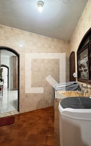 Casa à venda com 230m², 4 quartos e 3 vagas Casa à venda com 230m², 4 quartos e 3 vagasLavanderia