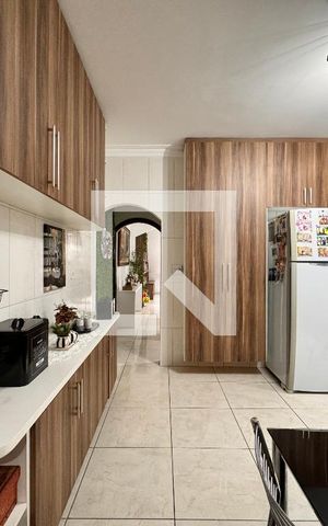 Casa à venda com 230m², 4 quartos e 3 vagas Casa à venda com 230m², 4 quartos e 3 vagasCozinha