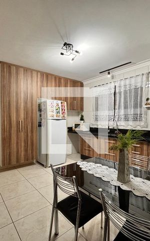 Casa à venda com 230m², 4 quartos e 3 vagas Casa à venda com 230m², 4 quartos e 3 vagasCozinha