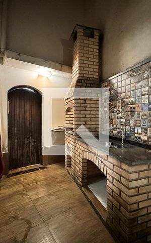 Casa à venda com 230m², 4 quartos e 3 vagas Casa à venda com 230m², 4 quartos e 3 vagasChurrasqueira